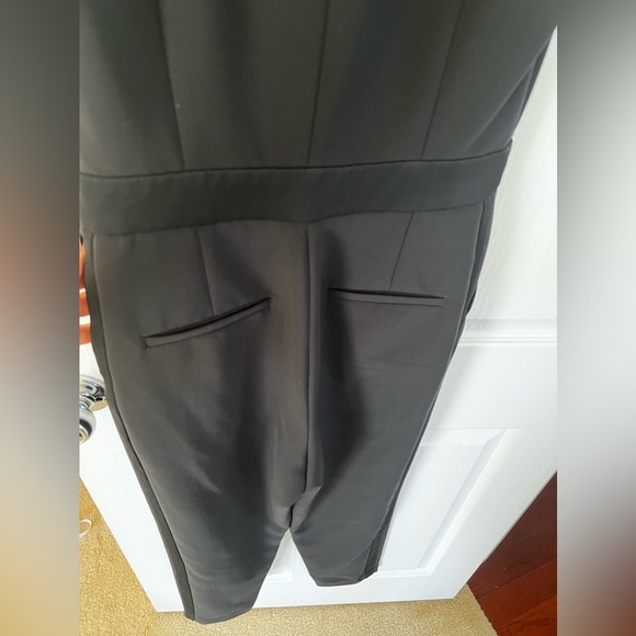 🌹 3 for $25 🛍️ H&M Black Sleeveless Tuxedo Jumpsuit - Picture 9 of 13